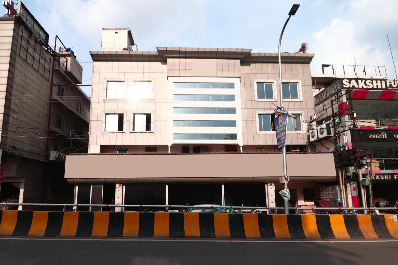 แคปิตัล โอ 12172 โฮเต็ล ทีป พรีเมียม Hotel กานปูร์ ภายนอก รูปภาพ