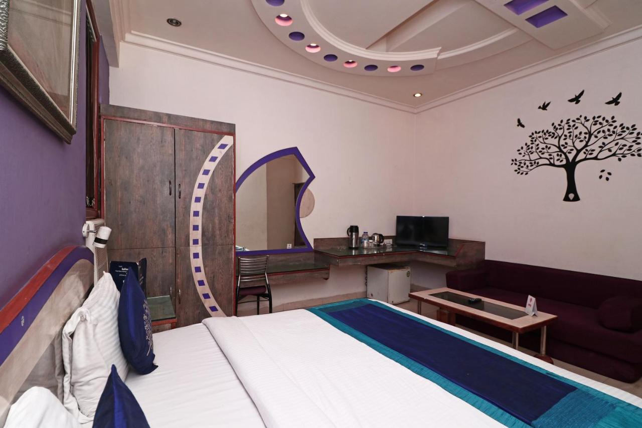 แคปิตัล โอ 12172 โฮเต็ล ทีป พรีเมียม Hotel กานปูร์ ภายนอก รูปภาพ