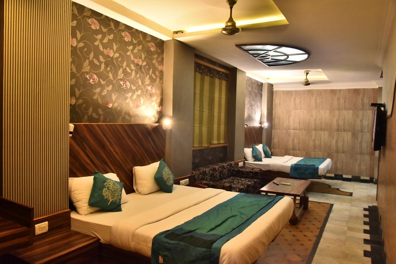 แคปิตัล โอ 12172 โฮเต็ล ทีป พรีเมียม Hotel กานปูร์ ภายนอก รูปภาพ