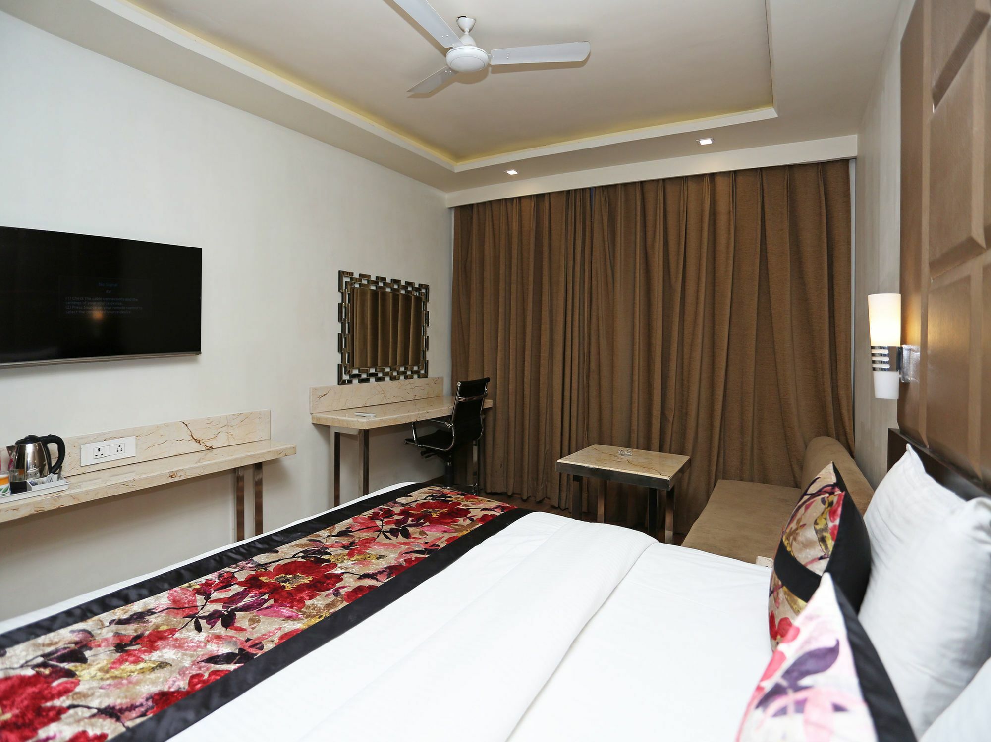 แคปิตัล โอ 12172 โฮเต็ล ทีป พรีเมียม Hotel กานปูร์ ภายนอก รูปภาพ
